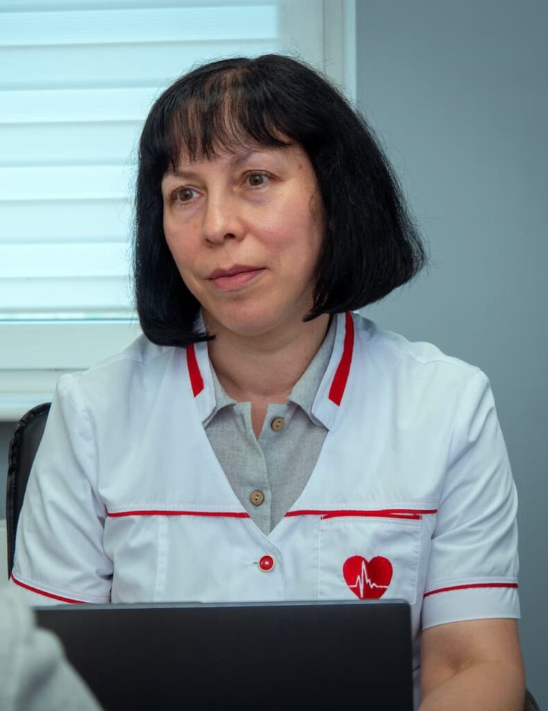 Новохатська Олена - Лікар-психіатр вищої категорії, стаж роботи понад 25 років. Медичний директор клініки.